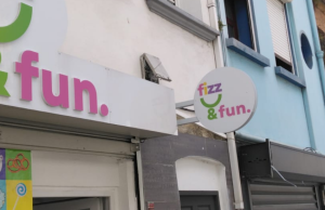 Image d'une enseigne drapeau